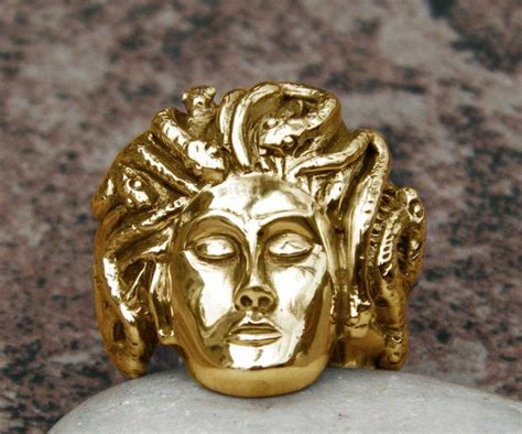 ring female medusa